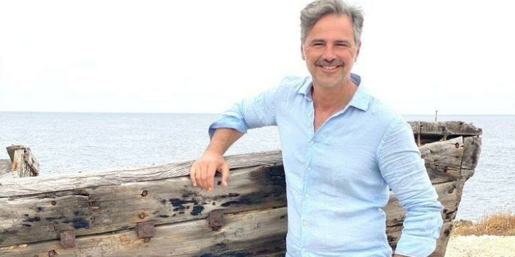Beppe Convertini Azzurro Storie di Mare 6