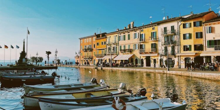 [CAMPEGGI.COM] Veneto - Lake Garda Fonte Unsplash